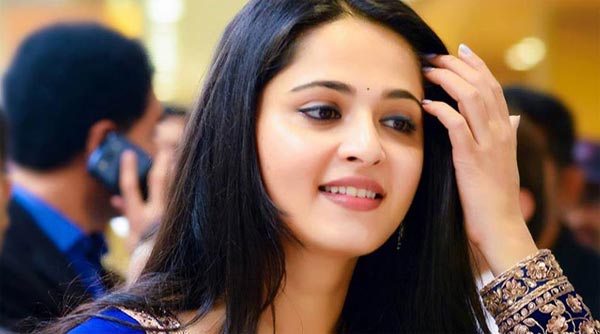 anushka,size zero,rudhramadevi,october 9th release  స్వీటీ బతిమిలాడుతోంది..! 